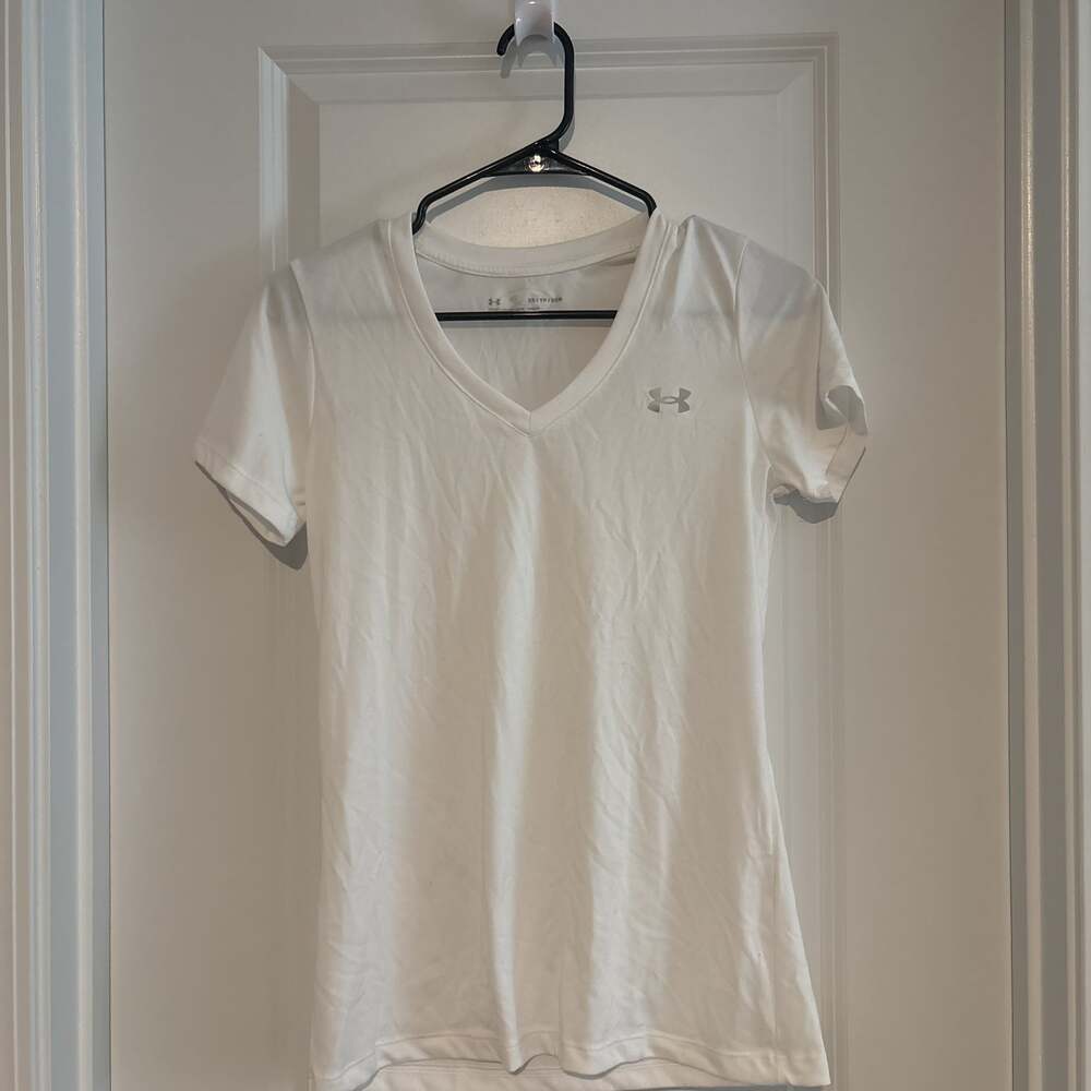 Under Armour Women's Tech V-Neck Short Sleeve Shirt